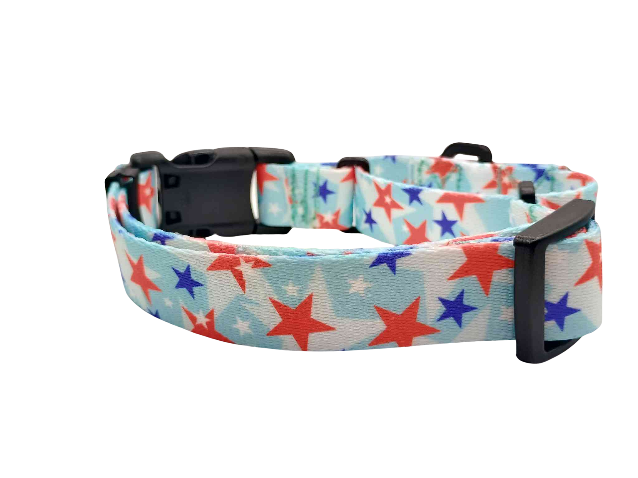 Featuring the American Celebration print, this martingale collar with buckle features light-baby blue background with white, red and royal blue stars.