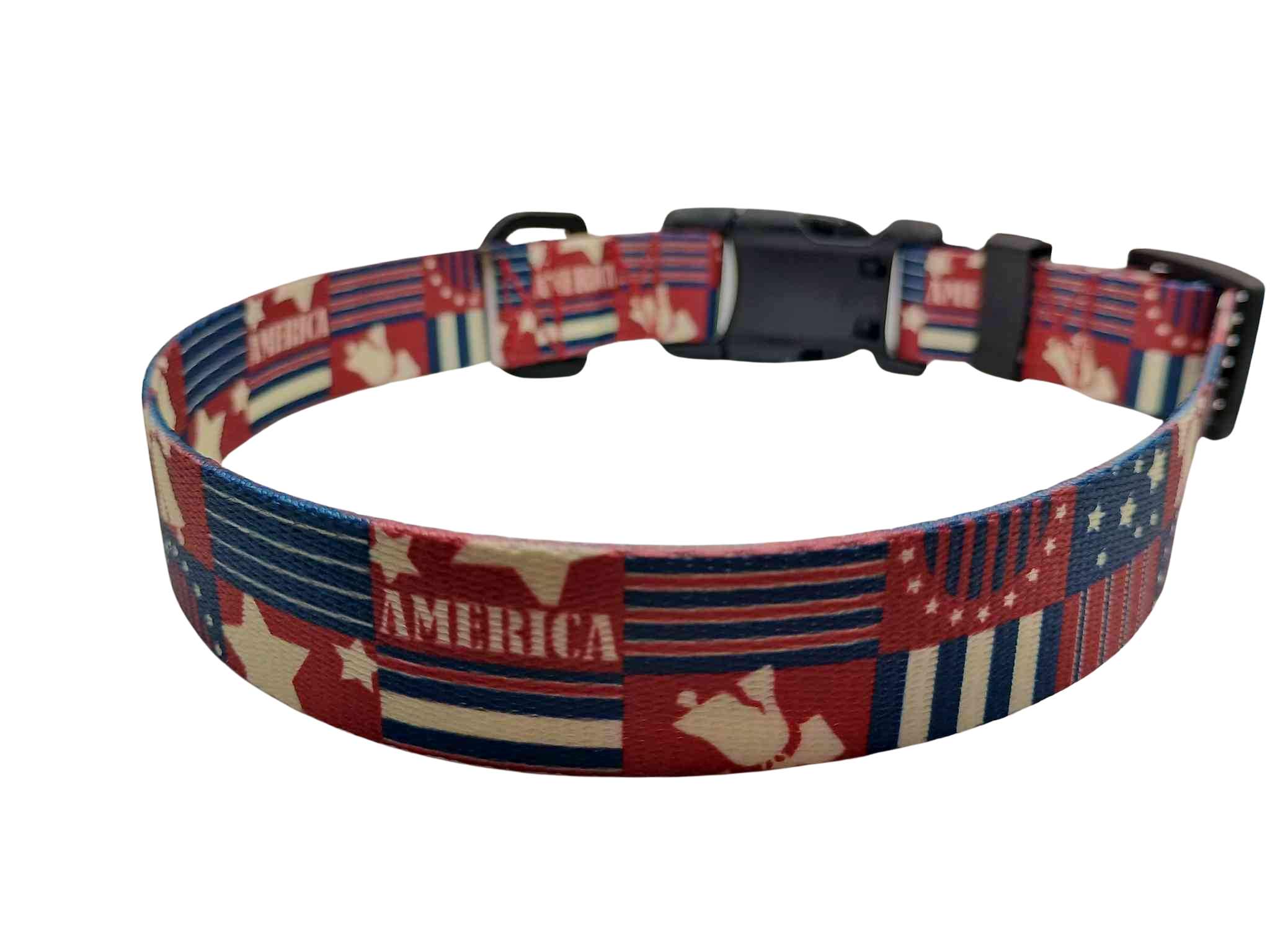 Featuring the '76 American style print, this buckle collar features a mix of medium-brick red, blue and splashes of cream.
