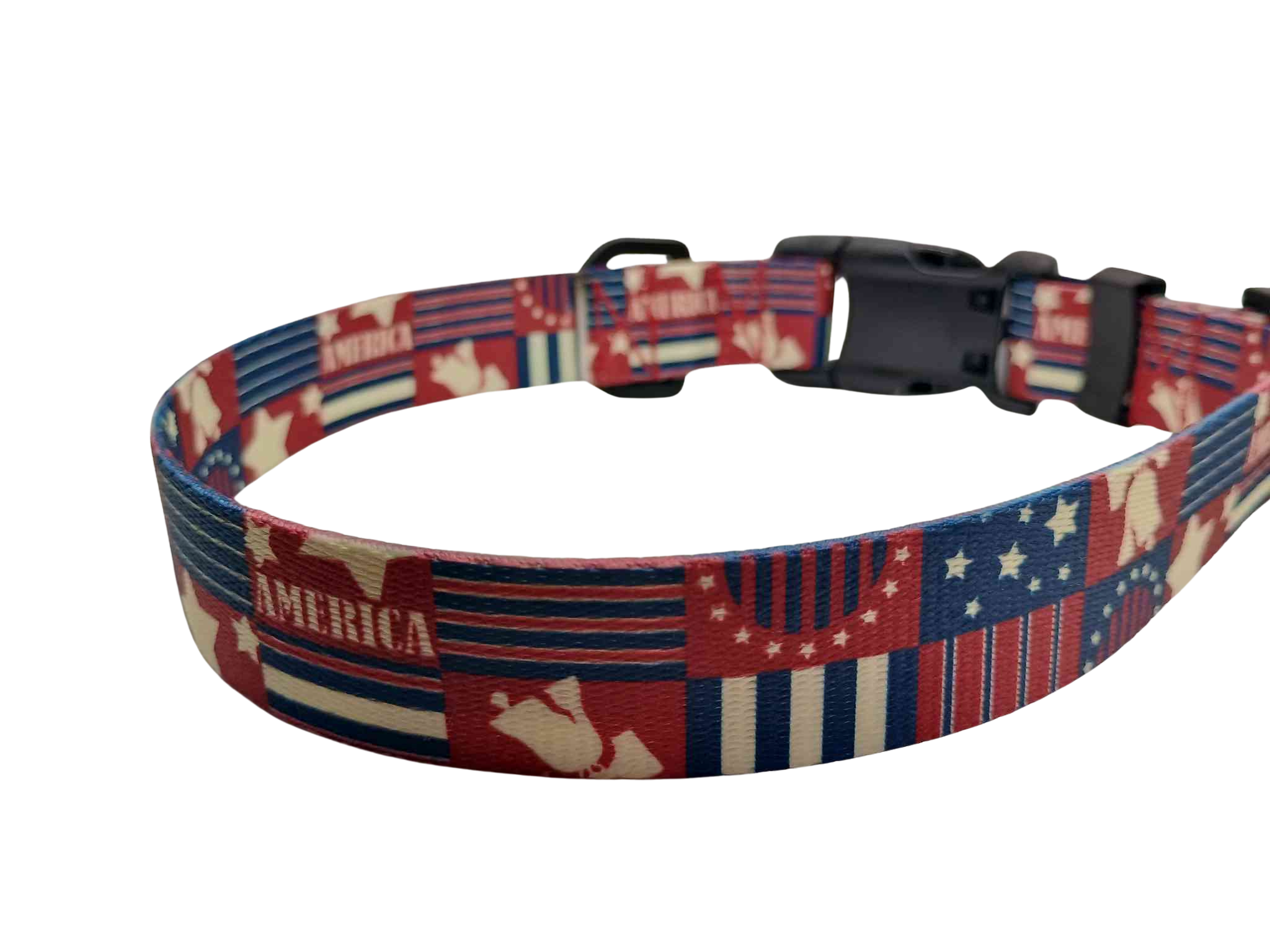 Featuring the '76 American style print, this buckle collar features a mix of medium-brick red, blue and splashes of cream.