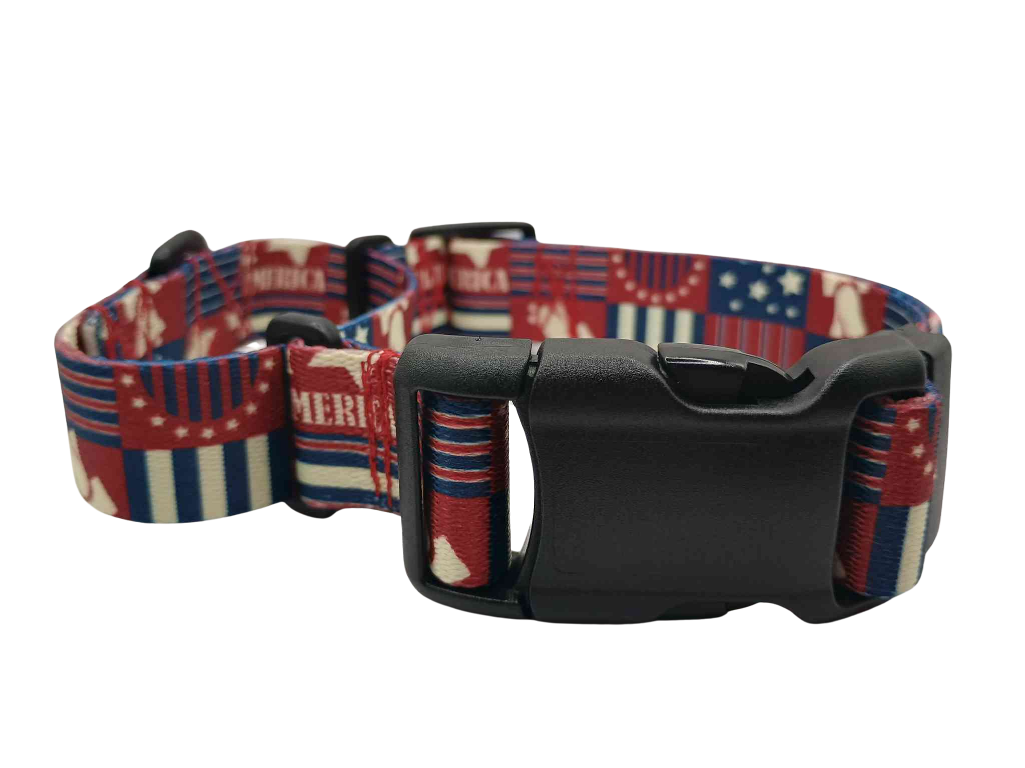 Featuring the '76 American style print, this martingale collar with buckle features a mix of medium-brick red, blue and splashes of cream.