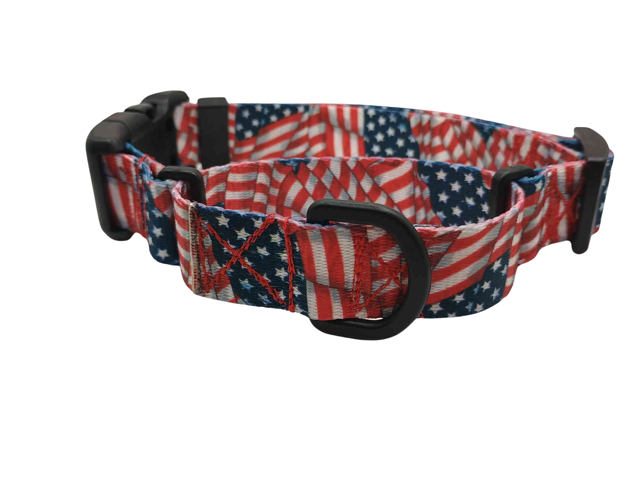 This collar features Patriotic Tribute print in a Martingale collar style with buckle with red, white & blue flag print in the wind.