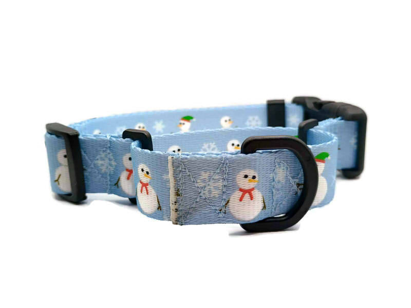Cute snowman on a ice blue-purpley background with a light touch of snowflakes. Unlike our typical metal free TSA martingales, this collar features a quick release buckle in a martingale style for easy on and off! Take the hassle out of adjusting to put it over the head and then fitting to the pups neck. Simply unclip this collar, adjust to size and snap it on! No more adjusting for on and off.
