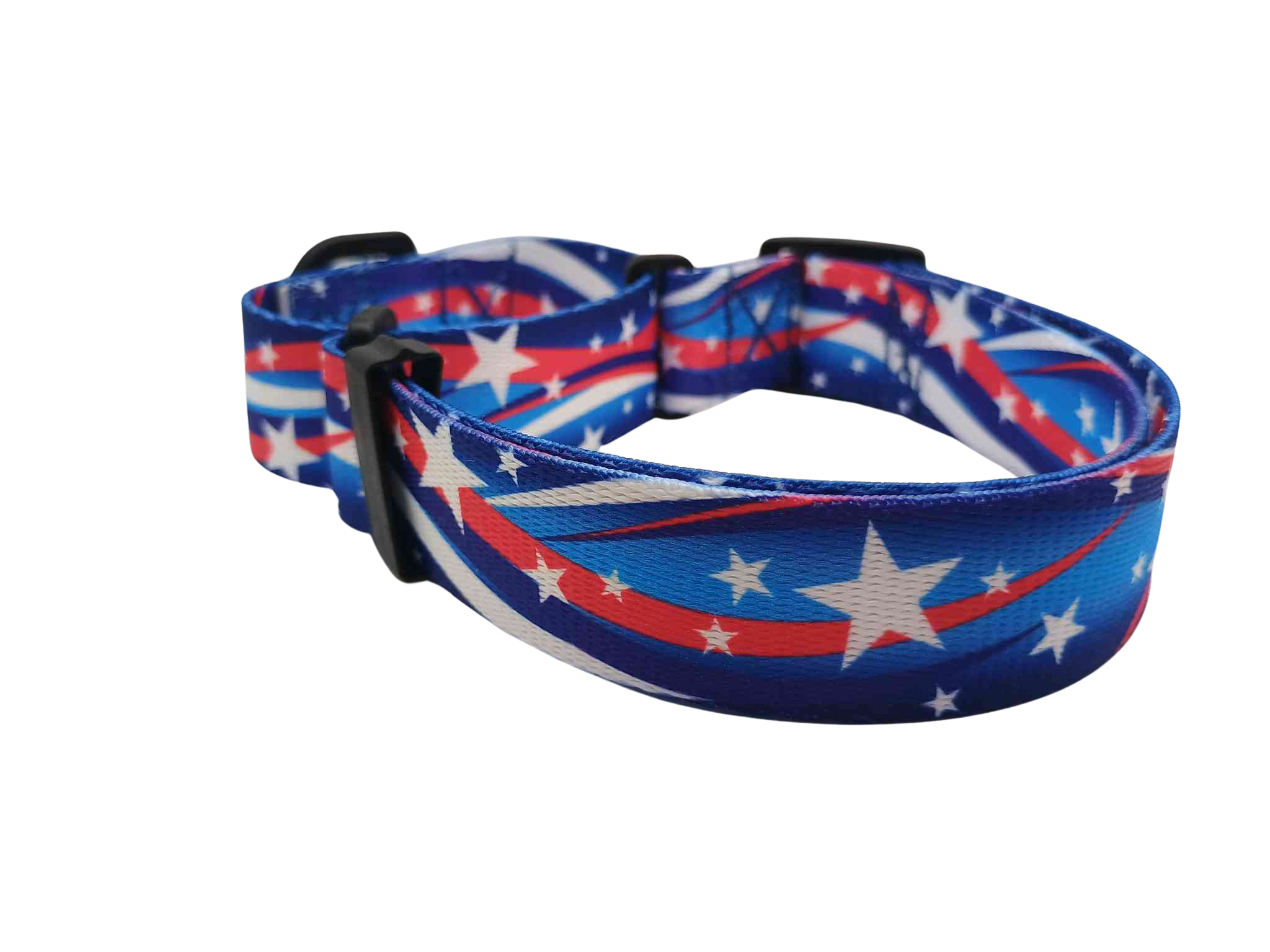 Featuring a Star Spangled martingale collar, this print features white stars with shooting red & white strips on a varying blue background; featuring shades of dark to medium blue.