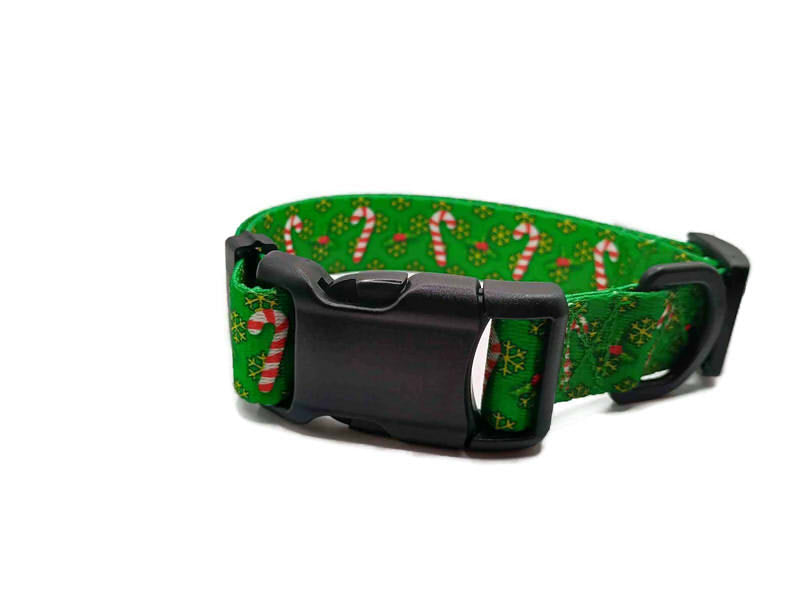 Candy Cane Buckle Collar